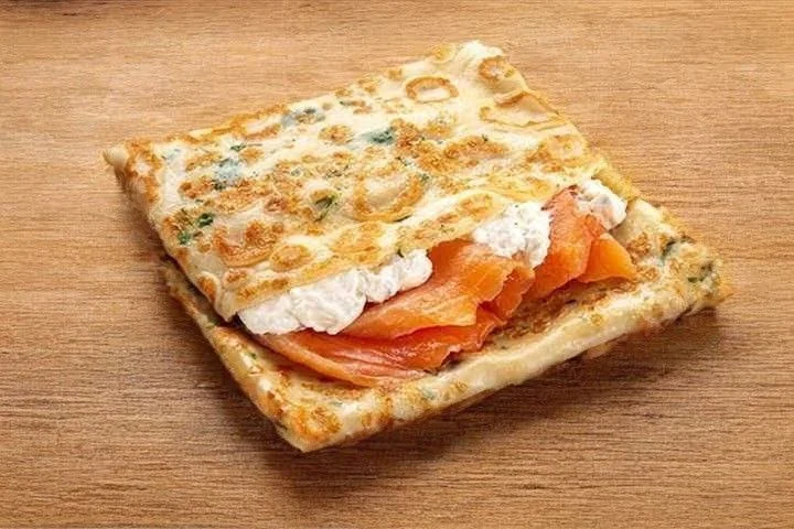 Блин с двойным лососем