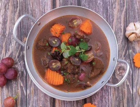 Баранина тушеная в красном эле