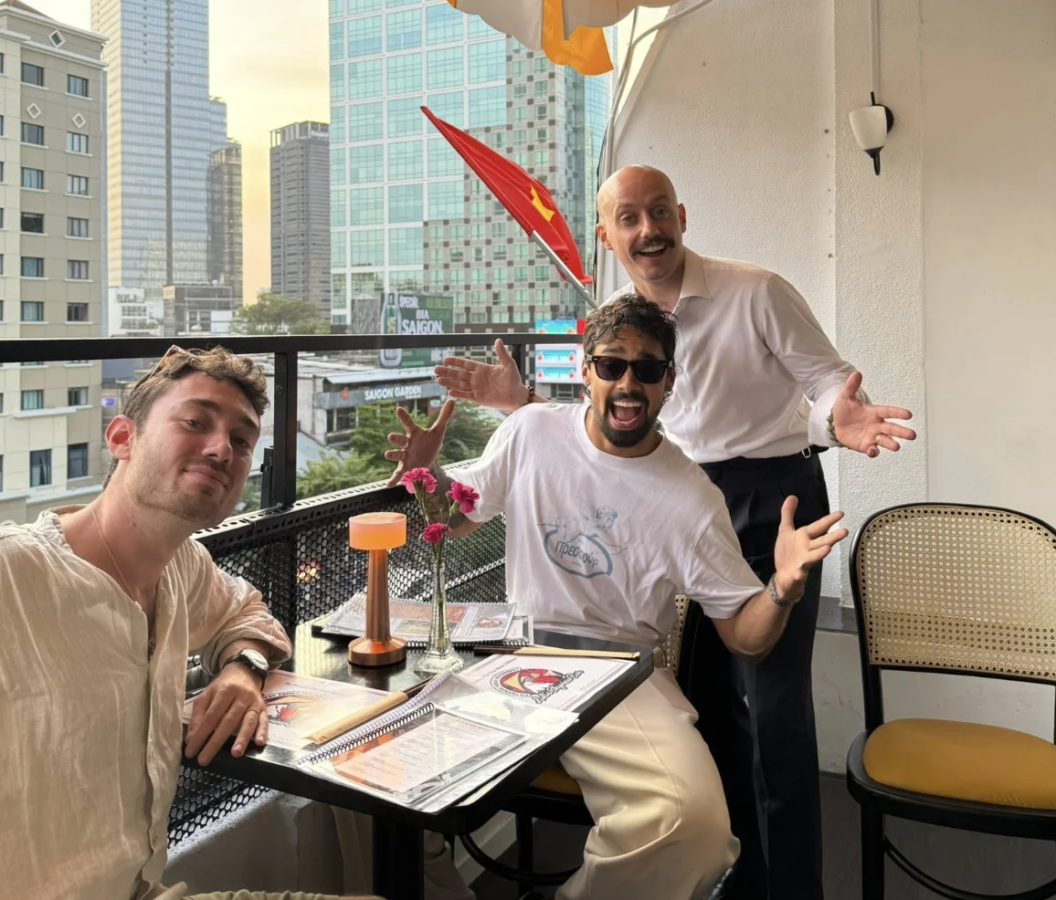 Ông Tây открыл вьетнамский ресторан с 'миллионным видом' в Хошимине, 95% клиентов - иностранцы.