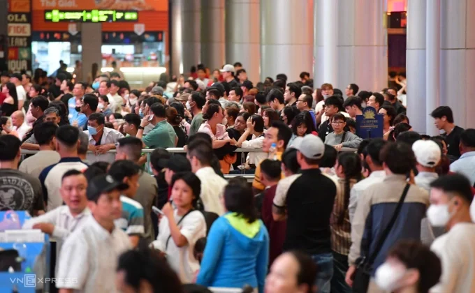 Вьетнам вводит предварительное декларирование для иностранных граждан, прибывающих в аэропорт Таншоннят