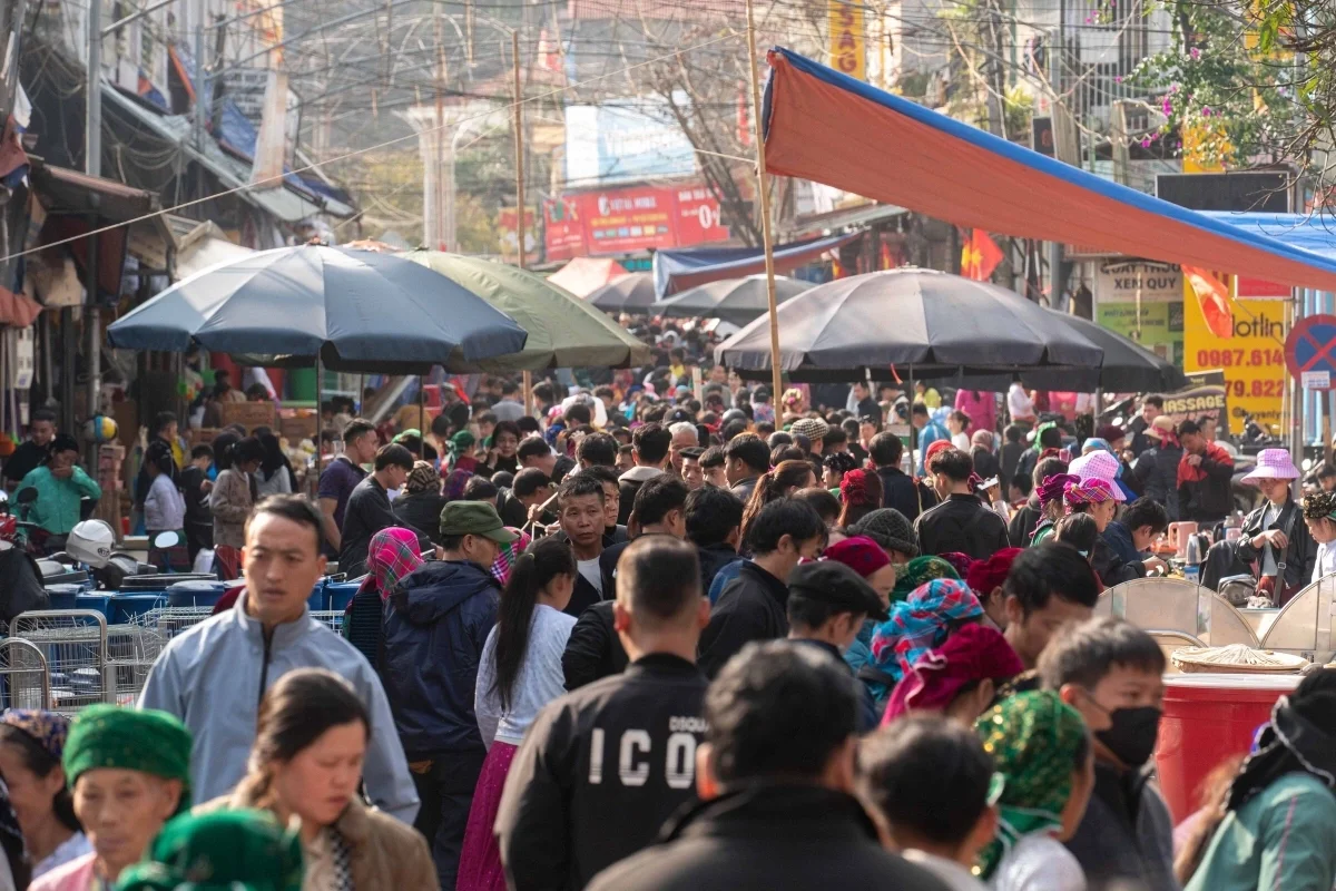 Рынок Мэо Вак: подлинное окно в жизнь в горах Вьетнама