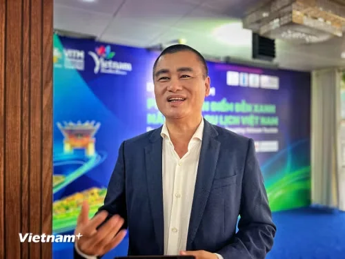 Особое морское путешествие по реке Сайгон "встречает волны" в пик лета 2026 года